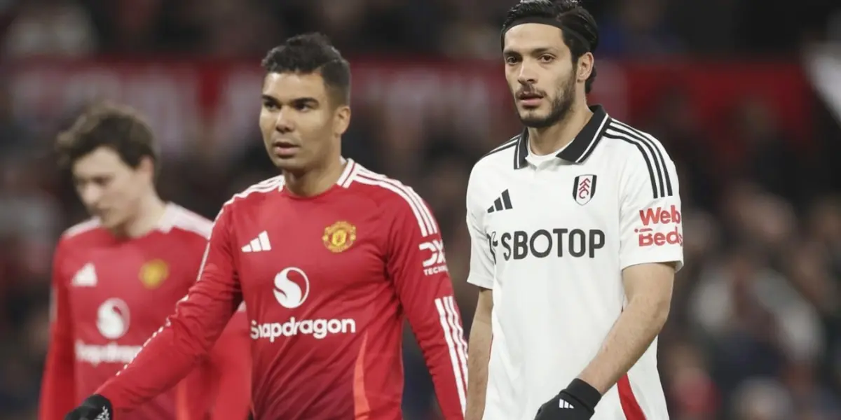 Raúl Jiménez ingresa al partido, ya que partió como suplente (Fuente: Getty) 